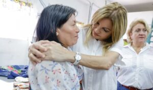 La primera dama, Maricel de Mulino, visitó la semana pasada a las reclusas de Cefere, quienes enfrentan precarias situaciones debido a la sobrepoblación.